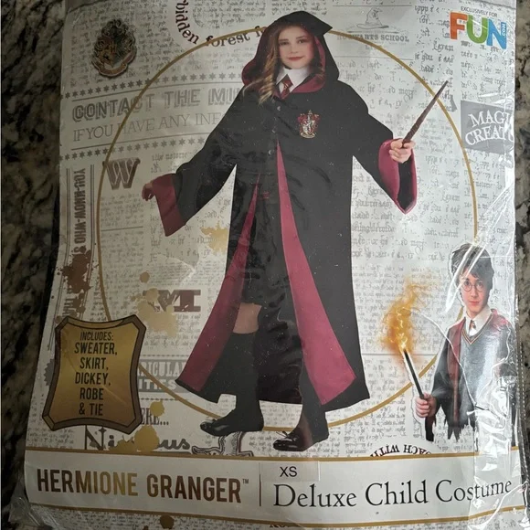 Hermione Granger Deluxe Child Costume - Black and Red. Scarf included - Picture 1 of 3